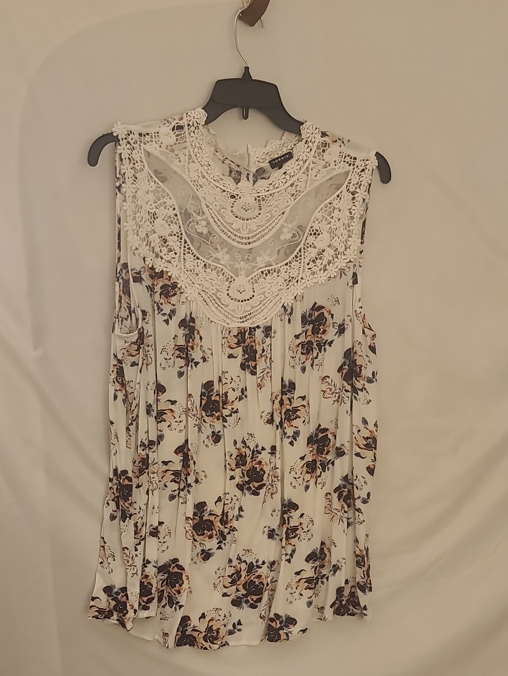 torrid White Floral Crochet Yoke Sleeveless Top
